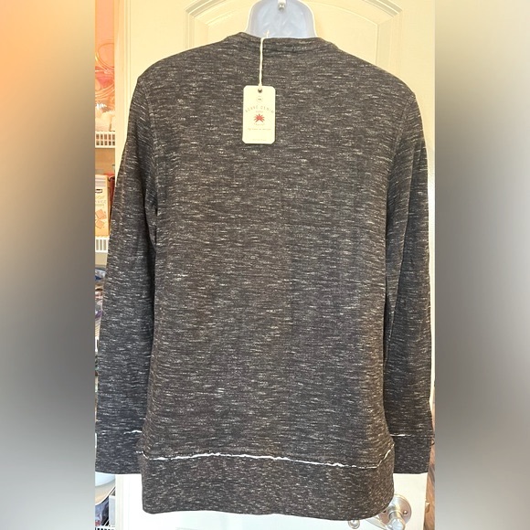 AGAVE DENIM Gray long sleeve sweater.  NWT - Picture 4 of 13